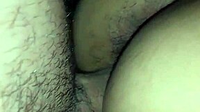 Primer plano madura peluda bends for young pov assplay