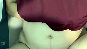 ngentot istri teman HIJAB sampe CROT memeknya becek di kamar tidur