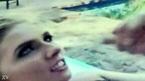 outdoor fun with her petite pussy vibes 🌳💨 chill al aire libre style