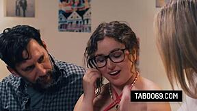 cory chase spreads wide to welcome horny leana lovings into family fun