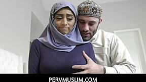 i'm a big tits muslim teen violet myers... fuck me pregnant please?? umm yeahh!
