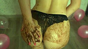 perfect ass cheerleader crushes cake in lingerie fetish