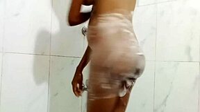 hey check her hairy pussy cumming hard while she pisses in the bath