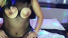 Levanto Puta Peruana Muscular y la Cojo Duro en Hotel Mall