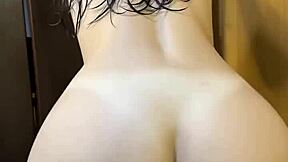 Fresh From Shower, College Slut Teases With Steamy Lap Dance?