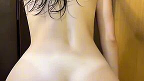 Fresh From Shower, College Slut Teases With Steamy Lap Dance?