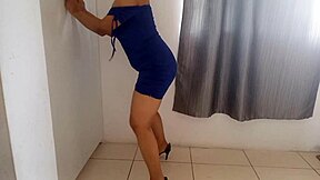 Famous influencer's political step-cousin masturbates homemade on bed edge