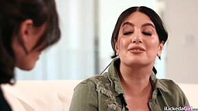 hey busty stepmom's handling that stepsons huge bbc right 😏🍑💦