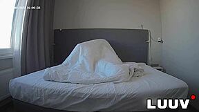 love this couple's morning sex caught on cam! 😍🌅