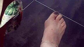 petite feet tease in high def for fetish fans closeup