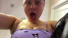 uhh my pink pussy fingering so wet in leather closeup...