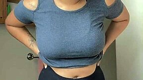 Curvy Latina Teen Shakes Huge Ass in Tight Leggings