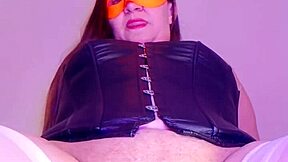 la mucama del bar... se masturba grabando pa' sus clientes 😩💦