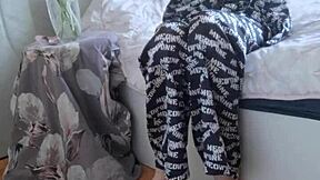 elza kom's nylon tights make you worship her huge ebony ass 👅