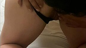 mmm saboreando ese culo rico y ella me monta cowgirl orgasmo 🔥🍑