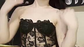 goth teen bends over shaking fat ass for daddy's eyes?