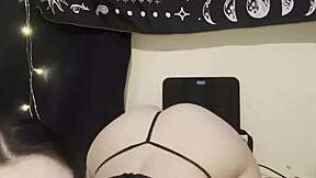 goth teen bends over shaking fat ass for daddy's eyes?