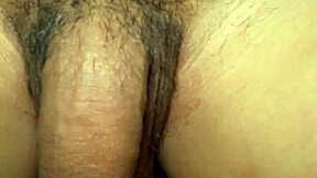 cuñada chupa mi verga mientras me afeita homemade