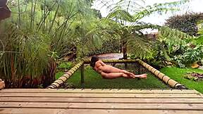 BIG OILED COLOMBIAN ASS BOUNCES WILD ON THICK BBC!