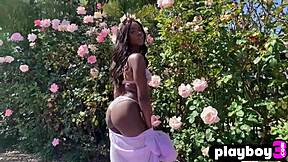 i pose hot with ebony ana foxxx then masturbate perfectly by the pool