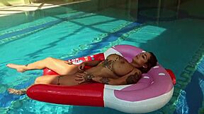 Canadian Milf Heidi's Juicy Big Tits Underwater Pool Masturbation