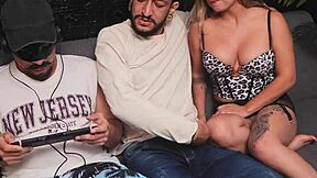 mi hermanastra petite con big tits folla monster cock como zorra