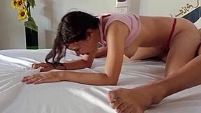 padrastro destroza coño de hijastra skinny de 18 años?