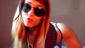 bonneyuwu stuffs marbles in condom for fun play