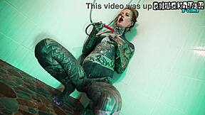 i'm squirting hard testing new shower wand on my goth pussy