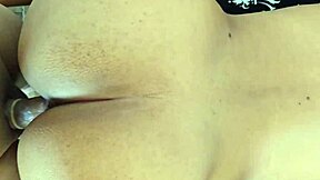 Cógela en Cuatro: Latina Culona Puta Morocha Mientras Hijos Juegan