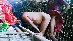 Bhabhi sneaks outdoor chudai fuck with lover in hardcore desi video.