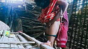 Bhabhi sneaks outdoor chudai fuck with lover in hardcore desi video.