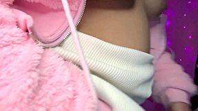 Cheerleader luvs creamin n squirtin on cam for her fave teacher...