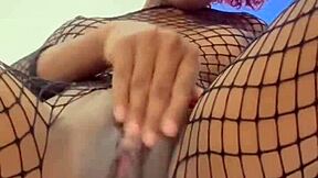 morenita's juicy pussy and wide-open latina ass shakes