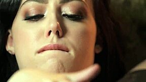 Glamorous Whitney Wright Fingers Trimmed Pussy In Lingerie