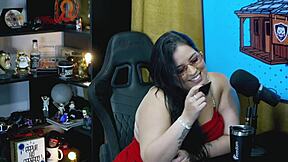 Ruan Locks Pri Melancia's Arms And Kisses Her Wet Pussy In Podcast Pöpum No Barraco