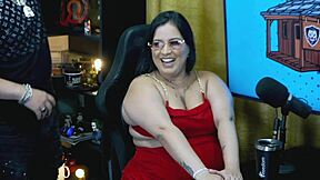 Ruan Locks Pri Melancia's Arms And Kisses Her Wet Pussy In Podcast Pöpum No Barraco