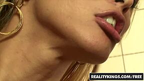 Tranny Milena Vendramine surprises Bex Stella Cox hardcore