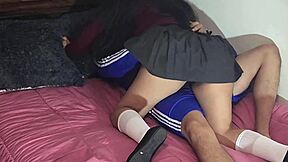 😈 mi hermanastra culona de 19 en uniforme cabalga mi verga mientras estudia! homemade 🔥