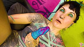 tattooed goth girl shoves z-filmz toywall deep in pussy then gaping anal ass to mouth double penetration play
