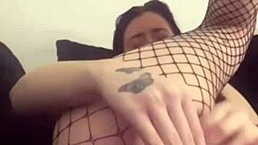 Horny BRITISH Slut Gives Girlfriend Experience on Webcam