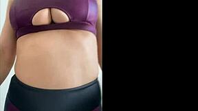 wanna peel off this fitness girl's tight leggings?