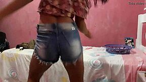 dançando funk 43 com essa brasileira gostosa?