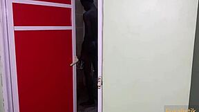 Bbc boyfriend rails his mature ebony housemaid hard in homemade clip