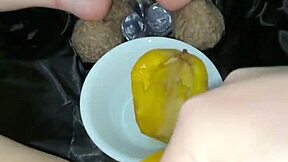 Mango in my virgin pussy feels so kinky 😩🍑🍆 saudi teen masturbates!