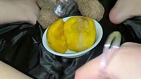 Mango in my virgin pussy feels so kinky 😩🍑🍆 saudi teen masturbates!