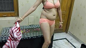 omg gorgeous indian maid malkin nokar fucks with farts n hindi moans!