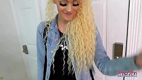 oh man i can't stop fingering my shaved pussy till i squirt hard