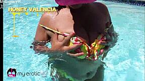 18yo honey valencia, you soaking wet in vr yet?