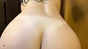 shower-fresh college girl spreads for dorm pounding